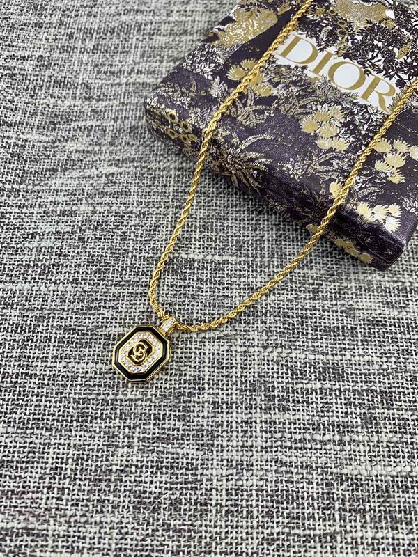 Dior Necklace 05lyr543